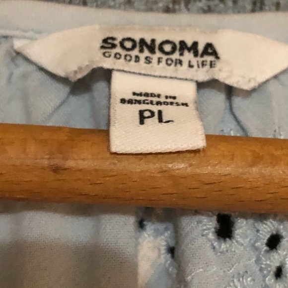 Women’s Sonoma baby blue eyelet blouse - Picture 2 of 3